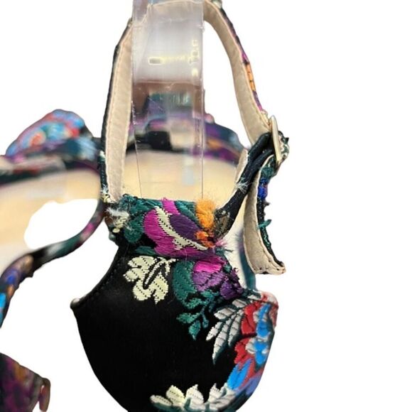 PANDA Larissa Women's Heels in Floral Fabric - Picture 6 of 11